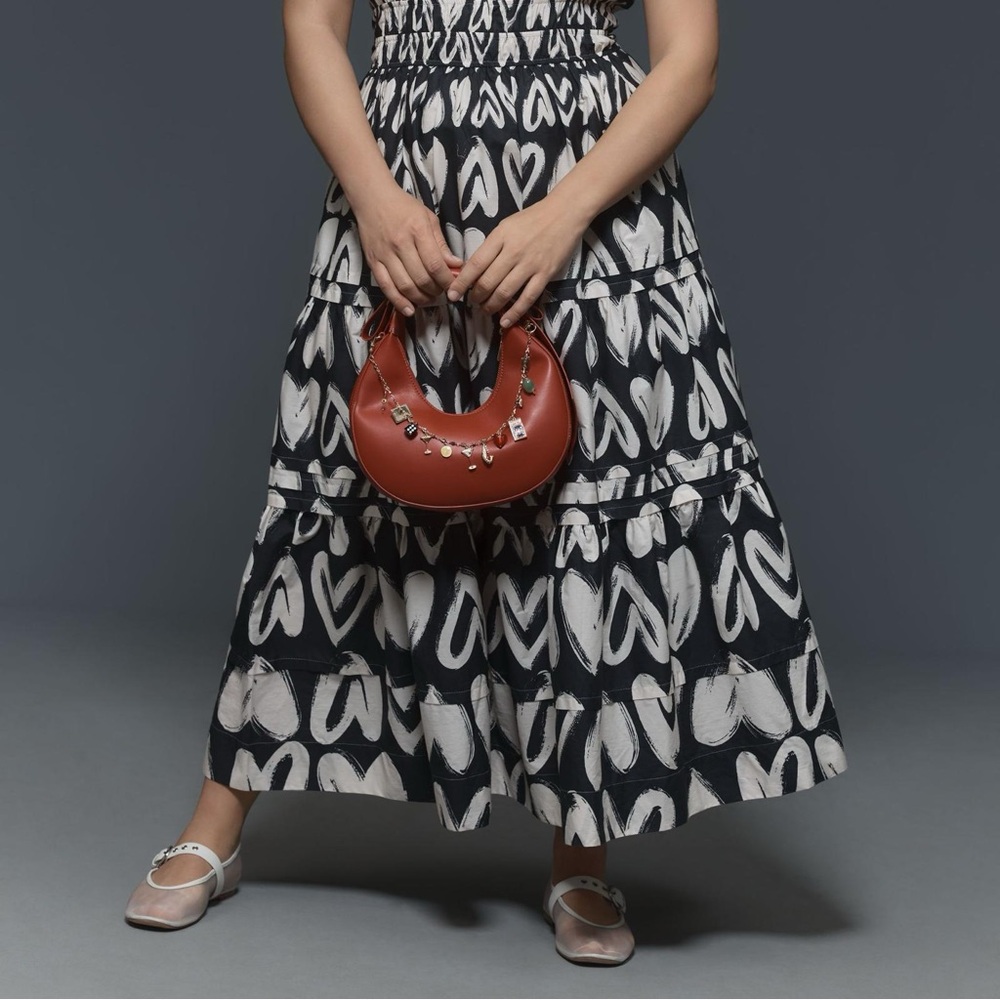 The Somerset Hearts Maxi Dress - Picture 6 of 14